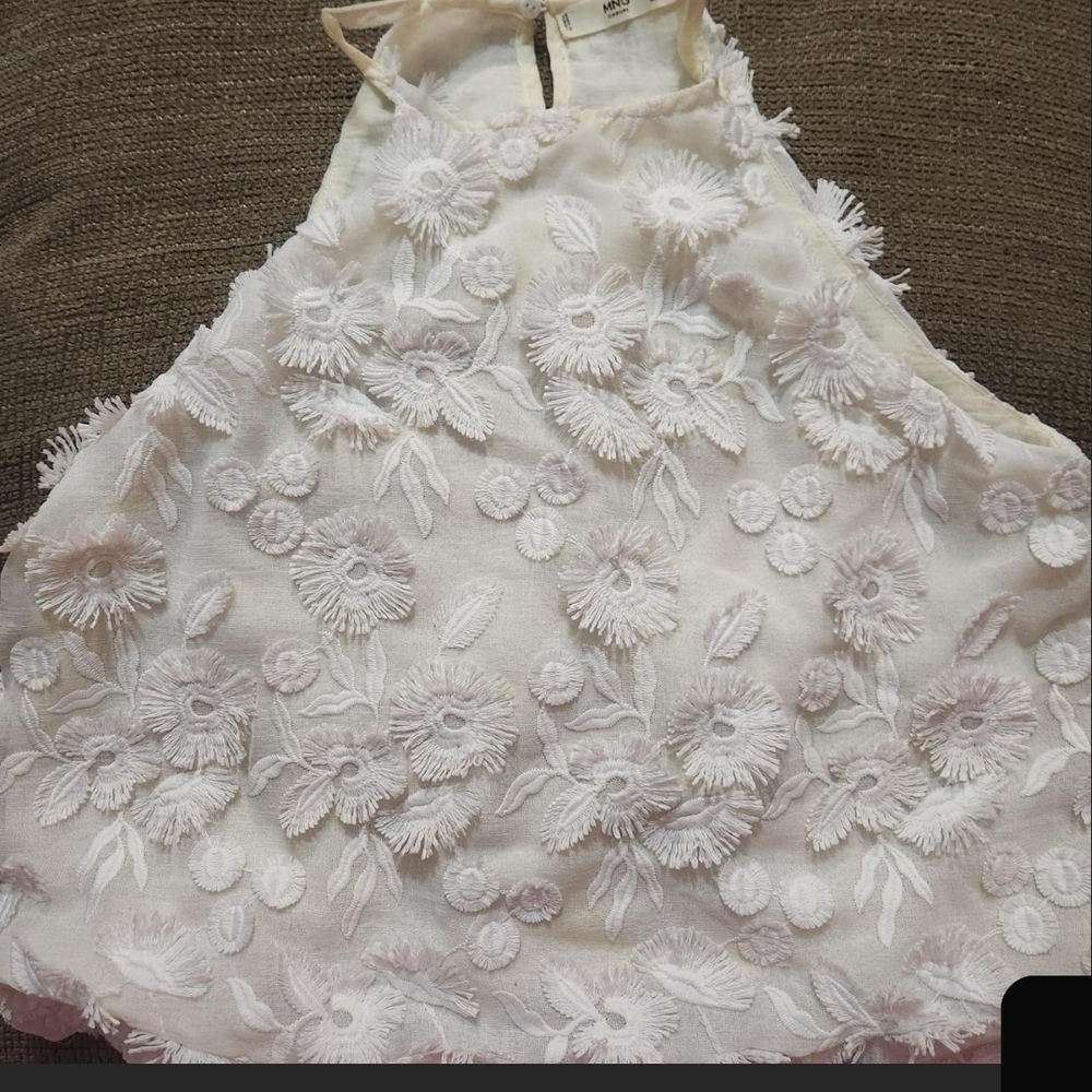 Effortless Elegance: 3D Floral Halter Top Sm